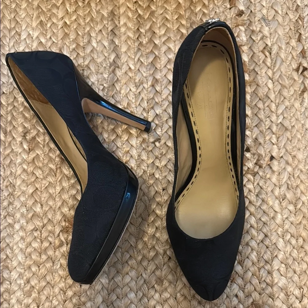 Coach Caya Signature-C heels - Picture 1 of 5